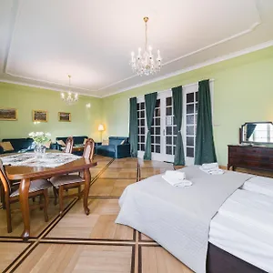 apartamenty-w-palacu-pod-baranami.krakowhotelspoland.com/